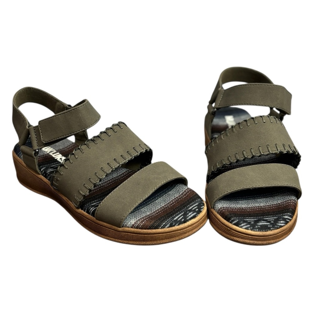 Muk Luks City Soul Dark Grey Sandals - size 8 NEW